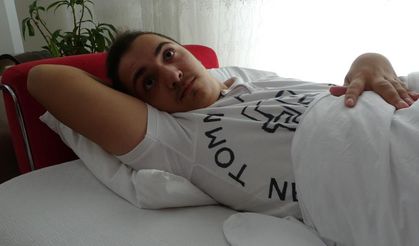 Depremde dili boğazına kaçan Muhammed'in yaşam mücadelesi sürüyor