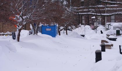Kar ve fırtına nedeniyle yaklaşık 2 bin 500 uçuş iptal edildi