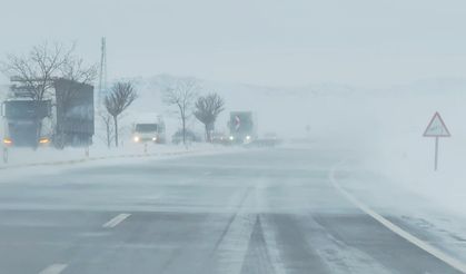 Sivas'ta 800 yerleşim yeriyle araç ulaşımı sağlanamıyor