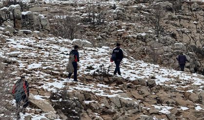 Çoban ve 9 keçisi, 3 gündür mahsur kaldığı yerden kurtarıldı