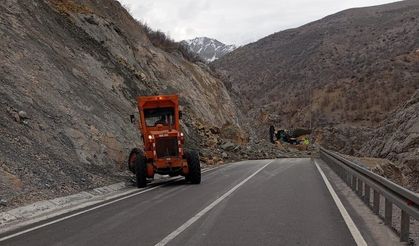 Son Dakika: Malatya-Adıyaman Karayolu Heyelan Nedeniyle Kapandı