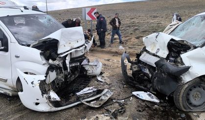 Ayvalı-Darende Yolunda Feci Kaza: 4 Yaralı