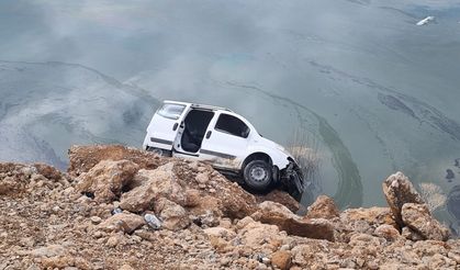 Malatya'da Faciadan Kıl Payı Dönüldü! Gölete Uçan Aracı O Kaya Parçası Tuttu