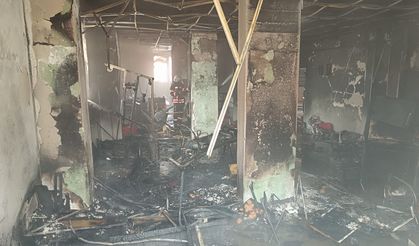 Tecde'de Korku Dolu Anlar! Dumanla Kaplanan Binada Balkonlardan Tahliye