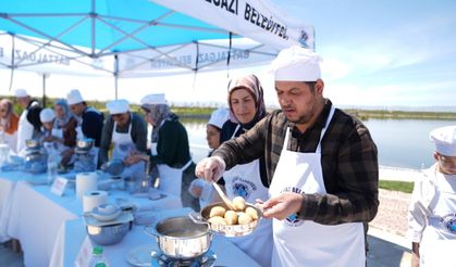 Battalgazi’de İçli Köfte Yarışması Renkli Görüntülere Sahne Oldu: Aileler Kıyasıya Yarıştı