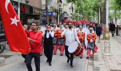 Malatya’da Gençlik Haftası Yürüyüş ve Törenle Başladı