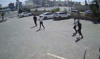 Mardin'de Dehşet Anları Kamerada! Kontrolden Çıkan Tırın Savruluşu Yürekleri Ağza Getirdi