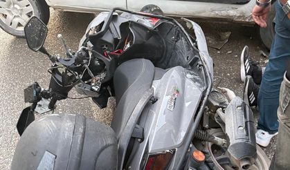 Malatya’da Kışla Caddesi’nde Motosiklet Kazası! Sokağa Dönmek İsterken Çarptı