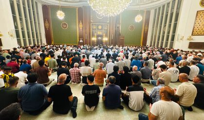 Kandil Gecesinde Malatya’da Duygu Dolu Anlar! Camilerde Dualar Edildi