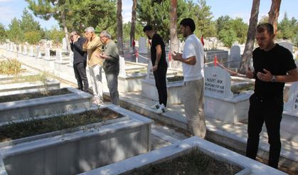 Sivas’ta 59 Yıl Önceki Acı Unutulmadı: 43 Taraftar Kabirleri Başında Anıldı