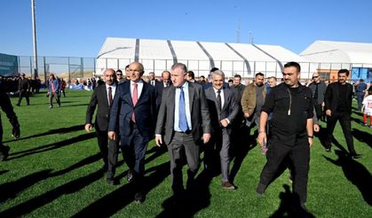 Bakan Bak’tan Melekbaba Spor Tesisi’ne Övgü: “Böyle Bir Kompleks Yok!”