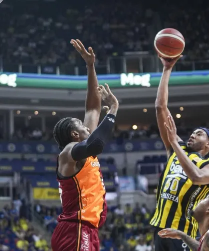 Derbi Zaferiyle Liderlik Taçlandı!