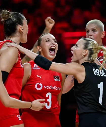 Avrupa’da Türk Damgası! Filenin Sultanları Macaristan’ı Ezdi Geçti