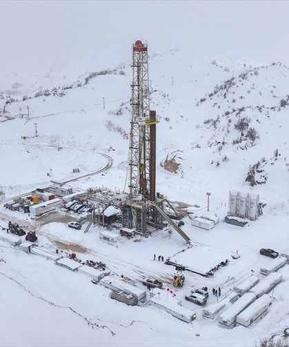 Kar kalınlığının 2,5 metreyi bulduğu Gabar'da petrol üretimi hız kesmeden sürüyor