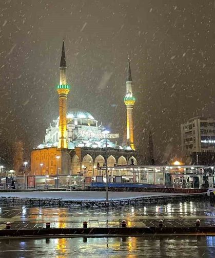Kayseri'de kar yağışı etkili oldu
