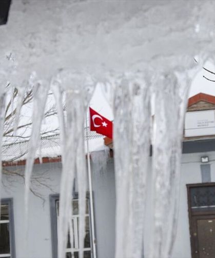 Kar Manzarası Kartpostallık Ama Ulaşım Zor: Doğu’da Köy Yolları Bir Bir Kapandı
