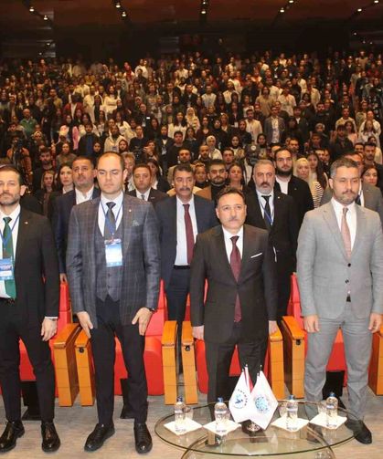 Kayseri’de Girişimcilik Paneli: “Teknoloji ve Yapay Zekâda Merkez Olmalıyız”