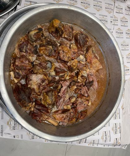 6 Saat Odun Ateşinde Pişiyor: Malatya’nın Tescilli Lezzeti Tandır Kebabı İftar Sofralarının Gözdesi