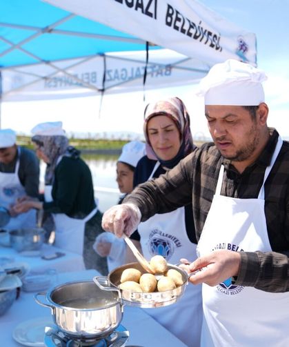 Battalgazi’de İçli Köfte Yarışması Renkli Görüntülere Sahne Oldu: Aileler Kıyasıya Yarıştı