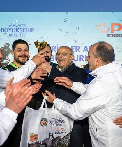 Büyükşehir’de Futbol Turnuvası Sona Erdi: Şampiyon Gençlik ve Spor Oldu