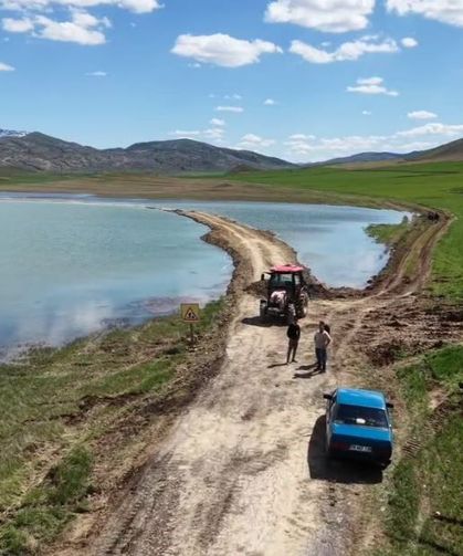 Sivas’ta Kar Suyu Taşkını: 30 Haneli Yerleşim Yolu Sular Altında Kaldı