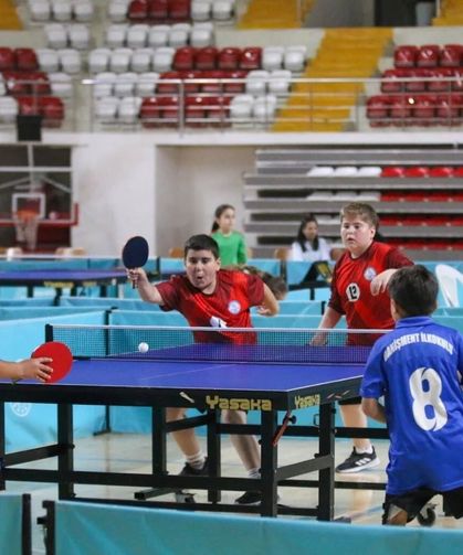 Sivas’ta Masa Tenisi Heyecanı: Minikler 22 Takımla Raket Salladı!