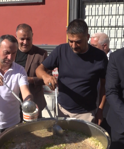 Malatya’da Aşure Kazanı Kaynadı: Siyaset ve İş Dünyası Bu Etkinlikte Buluştu