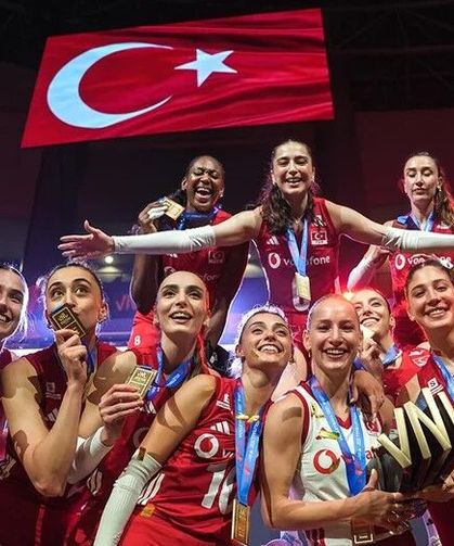 “Filenin Sultanları’ndan Avrupa’da gövde gösterisi! Slovenya’yı 3-1 devirdiler”