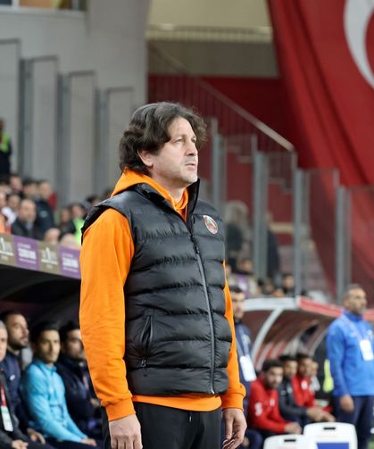 4-0’lık mağlubiyet sonrası flaş karar! Fatih Tekke istifa etti