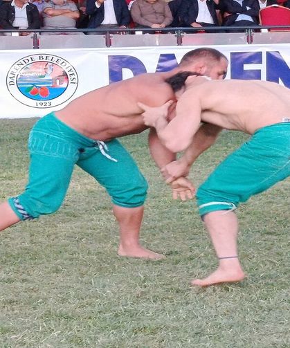 Darende’de Güreş Heyecanı Zirve Yaptı! 73. Zengibar Karakucak’ta Şampiyon Belli Oldu