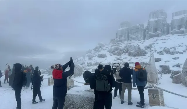 Nemrut Dağı nisan ayında beyaza büründü