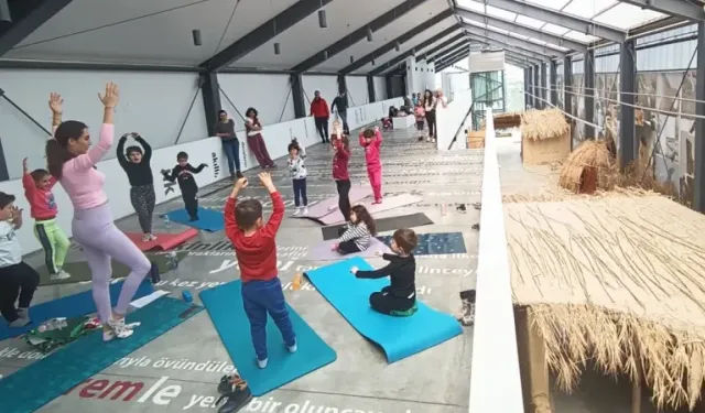 Kazı Alanında Yoga Etkinliği! Bornova’da Tarih ve Sağlık Bir Arada