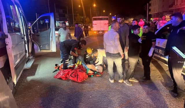 Adıyaman Kahta’da Kamyonet Yayaya Çarptı: 1 Kişi Yaralandı