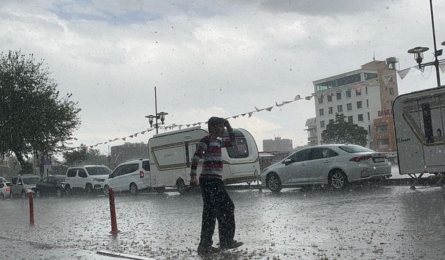 Nisan ayında etkili olan dolu yaşamı olumsuz etkiledi!