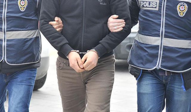 Diplomasız Erdoğan' sloganı atan 5 gence gözaltı