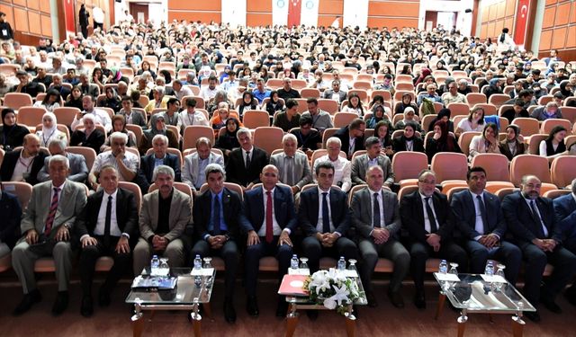 "Gençlik ve Bilim" Malatya'daki İmam Hatip Sempozyumunda Buluştu