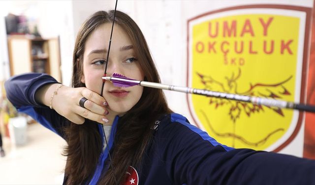 Yayı Eline Aldı, Türkiye Rekoru Kırdı!
