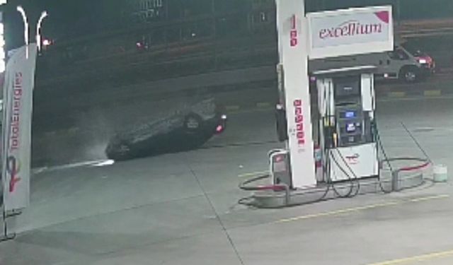 Akaryakıt İstasyonuna Girmek İstedi, Ters Döndü! O Anlar Kamerada