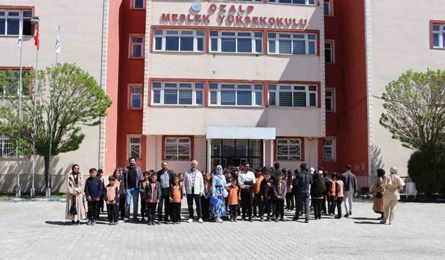 İlk ve ortaokul öğrencilerinden meslek yüksekokuluna ziyareti