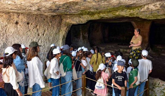 Kültürle Büyüyen Nesil: Çocuklar Mağaralarda Tarihe Dokundu