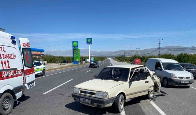 Akçadağ’da iki otomobil çarpıştı: 4 yaralı