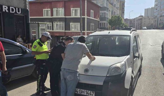 Sola Kırdı, Motosiklete Çarptı! İstiklal Caddesi’nde Kaza