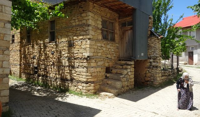 Malatya’nın ‘sakin şehir’ unvanlı ilçesinde 500 yıllık mahalle korumaya alındı!