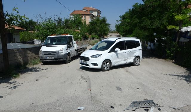 Malatya’da 2 otomobil çarpıştı:4 yaralı