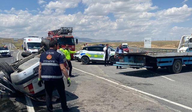 Van’da otomobil takla attı: 1 ölü, 3 yaralı