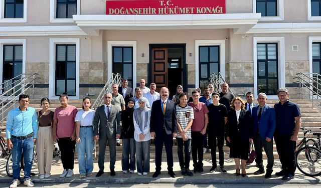 Doğanşehir Kaymakamı LGS şampiyonlarını kabul etti!