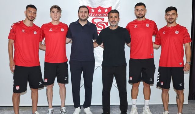 Komşu, 4 oyuncuyla anlaşmaya vardı!
