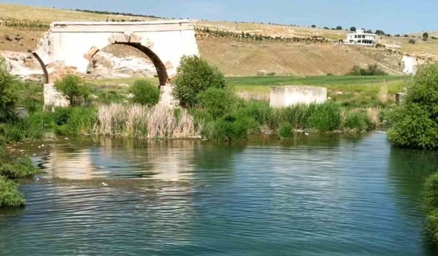 Araban’da 46 Derece Sıcaklık! Vatandaşlar Serinlemek İçin Suya Koştu