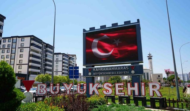 Kahramanmaraş Ay Yıldızla donandı, milli ruh sokaklara taştı