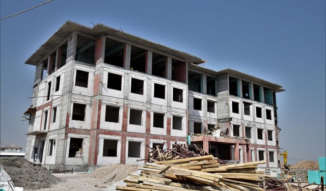 Binlerce konutun yapıldığı İkizce’de okul binaları yükseliyor